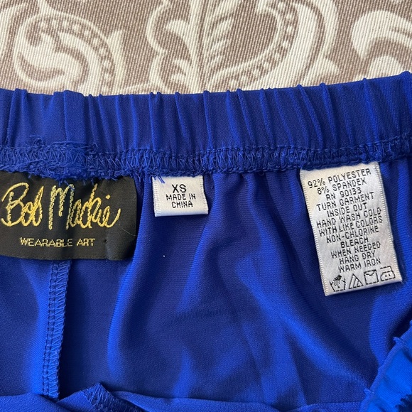 Bob Mackie brand, size XS but it could stretched  up to a Large, in royal blue, - Picture 5 of 5